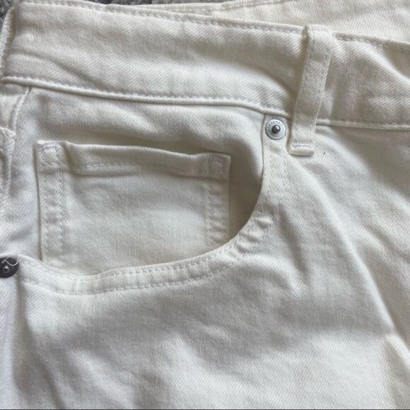 EVERLANE THE CURVY CHEEKY JEAN White Size
33 Regular - Picture 9 of 10